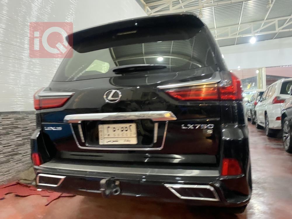 Lexus LX